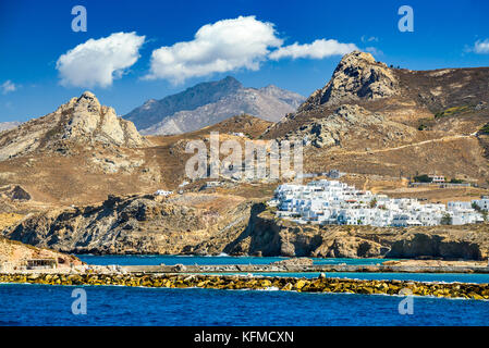 Naxos, die griechischen Inseln. Sonnigen Sommer Landschaft mit felsigen Insel, Kykladen in Griechenland. Stockfoto