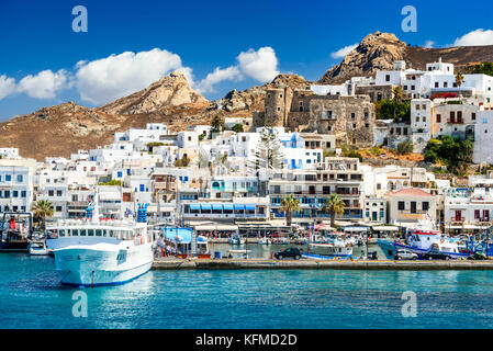 Naxos, die griechischen Inseln. Sonnigen Sommer Landschaft mit felsigen Insel, Kykladen in Griechenland. Stockfoto