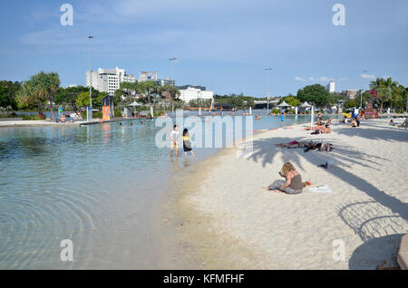 Straßen Strand, einem städtischen Strand- und Badestelle am Südufer des Brisbane River in Brisbane, Queensland, Australien Stockfoto