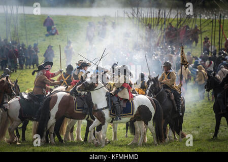 Compton Verney, Warwickshire, Großbritannien. 24. September 2017. Mitglieder der Sealed Knot Re-enactment Gesellschaft in ihren Hunderten auf einem Feld an Compt Stockfoto