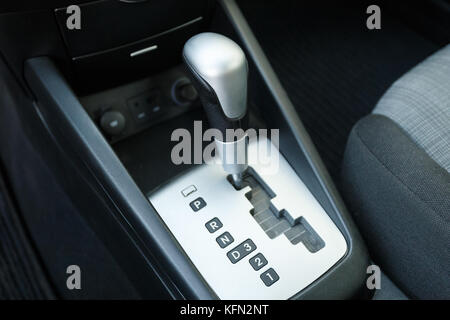 Automatikgetriebe Auto, Detail der modernen Innenraum, in der Nähe Stockfoto