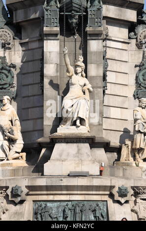 Statue von Isabella I. von Kastilien im Columbus Spalte. Barcelona, Spanien Stockfoto