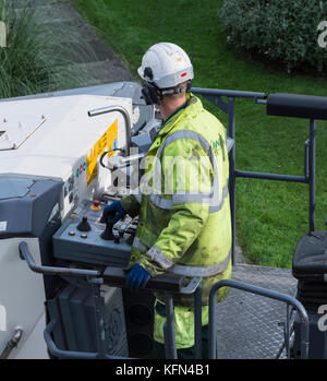 Ein Conway Baustellen Crew zur Festlegung der neue Asphalt auf einer Straße in London. Stockfoto