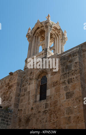 Byblos ist eine mediterrane Stadt auf dem Berge Libanon byblos liegt etwa 42 Kilometer nördlich von Beirut 26 mi. Stockfoto
