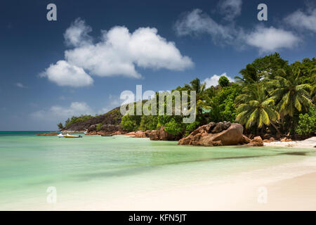 Die Seychellen, Praslin, Anse Volbert, idyllische leer Cote d'Or Strand von Anse Regierung Stockfoto