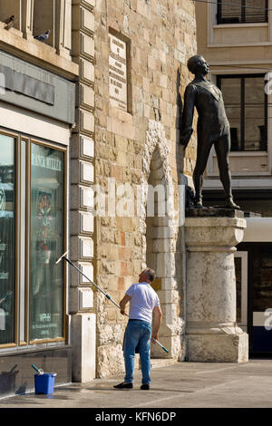 GENF, SCHWEIZ - AUGUST 29. Square Belair, der Turm hat sich zu einem der wichtigsten Denkmäler der Stadt Erbe Stockfoto