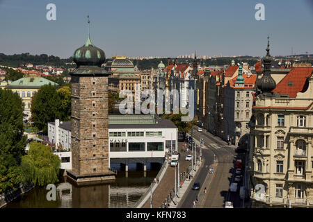 Sitkovska Wasserturm und Manes Halle in Prag, Tschechien Stockfoto