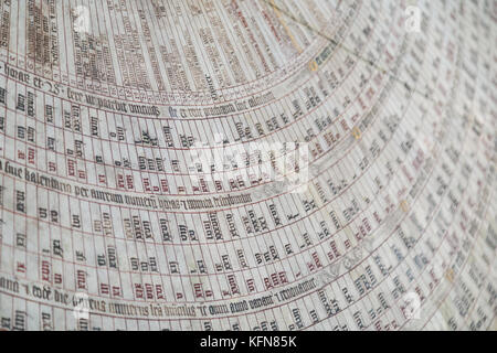 Detail der Kalender der Heiligen an der Danziger astronomische Uhr in St. Mary's Basilica (Kirche) in Danzig im 15. Jahrhundert errichtet wurde. Stockfoto