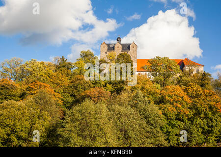 das Schloss von Ballenstedt im Harz mit Herbststimmung Stockfoto