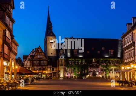 Welterbestadt Quedlinburg historischer Marktplatz bei Nacht Stockfoto