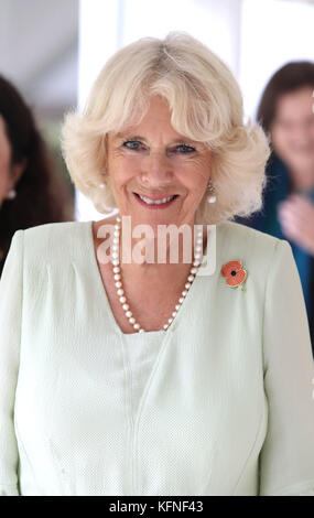 Die Herzogin von Cornwall nimmt an einer Commonwealth Literacy Veranstaltung am Temasek Junior College, Singapur, Teil, während des zweiten Tages einer 11-tägigen Herbsttour durch Singapur, Malaysia, Brunei und Indien. Stockfoto