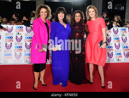 Nadia Sawalha, Coleen Nolan, Saira Khan und Kaye Adams von Loose Women, die an den Pride of Britain Awards 2017 im Grosvenor House, Park Street, London, teilnehmen. Bilddatum: Montag, 30. Oktober. Das Foto sollte lauten: Ian West/PA Wire Stockfoto