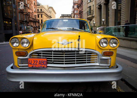 New York Taxi in Glasgow für die Dreharbeiten der neuen Benedict Cumberbatch tv-Serie Stockfoto