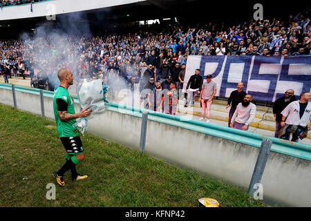 Neapel, Italien. 29 Okt, 2017. Neapel - Italien 29/10/2017 Paolo Cannavaro von sassuolo während der Serie ein Match zwischen s.s.c. Napoli und sassuolo im Stadio San Paolo Neapel. Credit: Emanuele Sessa/Pacific Press/alamy leben Nachrichten Stockfoto