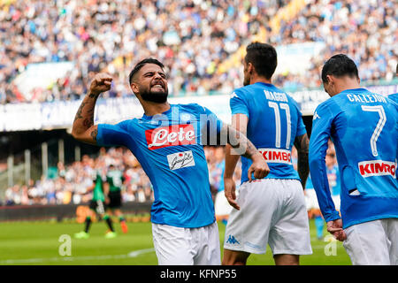 Neapel, Italien. 29 Okt, 2017. Neapel - Italien 29/10/2017 Lorenzo insigne Der s.s.c. Napoli feiert während der Match zwischen s.s.c. Napoli und sassuolo im Stadio San Paolo Neapel. Credit: Emanuele Sessa/Pacific Press/alamy leben Nachrichten Stockfoto