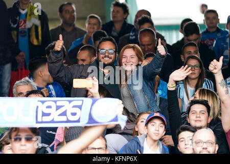 Neapel, Italien. 29 Okt, 2017. Neapel - Italien 29/10/2017 Anhänger der s.s.c. Napoli während der Serie ein Match zwischen s.s.c. Napoli und sassuolo im Stadio San Paolo Neapel. Credit: Emanuele Sessa/Pacific Press/alamy leben Nachrichten Stockfoto