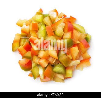 Blick von oben auf die gehackte Paprika isoliert auf weißem Stockfoto