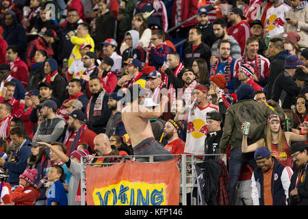 Harrison, der Vereinigten Staaten von Amerika. 30 Okt, 2017. Atmosphäre im Stadion während mls cup Hinspiel Spiel zwischen Toronto FC & Red Bulls bei Red Bull Arena Toronto 2 - 1 Credit gewann: Lev radin/Pacific Press/alamy leben Nachrichten Stockfoto