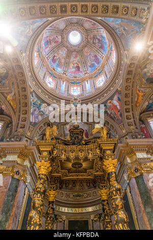 Innenraum der barocken Basilika San Gorg, Victoria, Insel Gozo, Malta | St. Georg Basilika, Victoria, Gozo, Malta Stockfoto