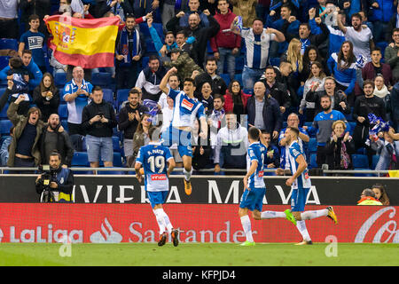 Barcelona, Spanien. 30 Okt, 2017. RCD Espanyol, Gerard Moreno (7) feiert nach scooring das Ziel während des Spiels zwischen RCD Espanyol gegen Real Betis Balompie, für die Runde 10 der Liga Santander, in cornella gespielt - El Prat Stadion am 30. Oktober 2017 in Barcelona, Spanien. Stockfoto