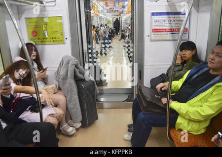 Shibuya, Japan. 31 Okt, 2017. leute Halloween in Tokyo Japan am Montag, den 31. Oktober 2017 feiern. Foto: Ramiro agustin Vargas tabares Credit: Ramiro agustin Vargas tabares/zuma Draht/alamy leben Nachrichten Stockfoto