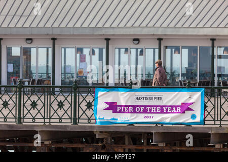 Hastings, East Sussex, UK. 31. Oktober, 2017. RIBA Stirling Prize 2017 geht an Hastings Pier. Hastings Pier wurde von dRMM Architekten entworfen, wurde aber durch die langjährige enge Zusammenarbeit mit der lokalen Gemeinschaft informiert. Foto: Paul Lawrenson/Alamy leben Nachrichten Stockfoto