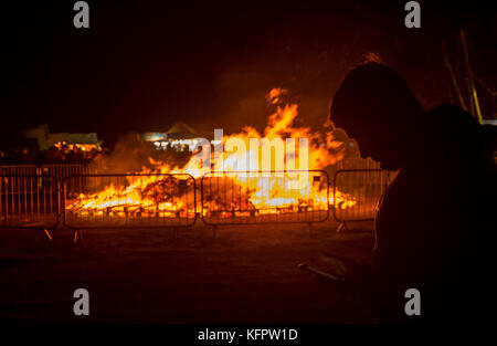 Melton Mowbrey 31. Oktober 2017: Trockene klare Nacht für Spooks, Lagerfeuer und Feuerwerk bei der Lions-Spendenaktion im Stadtpark, Quelle: Clifford Norton/Alamy Live News Stockfoto