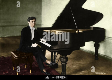 Josef Hofmann posiert am Klavier. Grand Piano. Polnisch-amerikanische Pianist und Komponist, 1876-1957. Russische photographische Postkarte. Stockfoto