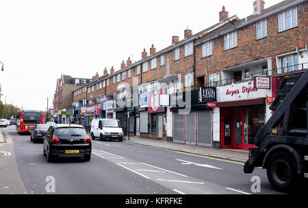 Brentford Chiswick London UK Oktober 2017 - Brentford High Street Traffic Stockfoto