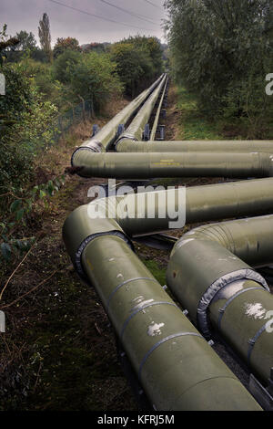 Hochdruckdampf Rohre in Northwich Stockfoto