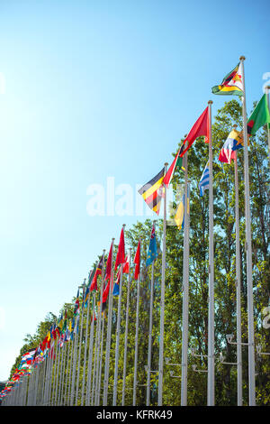 Flaggen im Park der Nationen in Lissabon. Stockfoto