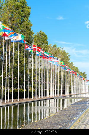 Flaggen im Park der Nationen in Lissabon. Stockfoto