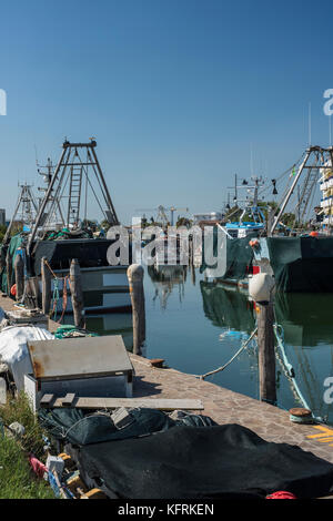 Caorle Hafen im Zentrum von Caorle, Venetien Stockfoto