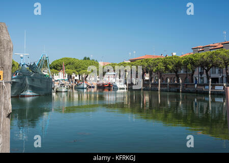 Caorle Hafen im Zentrum von Caorle, Venetien Stockfoto