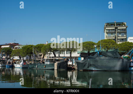 Caorle Hafen im Zentrum von Caorle, Venetien Stockfoto