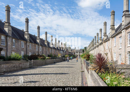 14. Jahrhundert gepflasterten Vikar in der Nähe neben der Kathedrale von Wells, Wells, Somerset, England, Vereinigtes Königreich Stockfoto