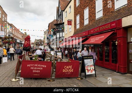 Cafe Rouge, High Street, Salisbury, Wiltshire, England, Großbritannien Stockfoto