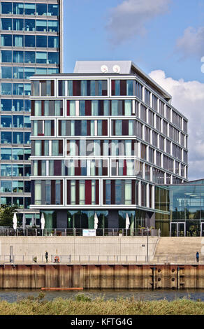 Bremen, Deutschland - 14. September 2017 - Steigenberger Hotel mit Uferpromenade Stockfoto