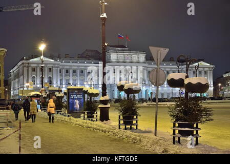 St. Petersburg, Russland - 09. November 2016: Der Bau der gesetzgebenden Versammlung des st. petersburg im winter nacht Stockfoto