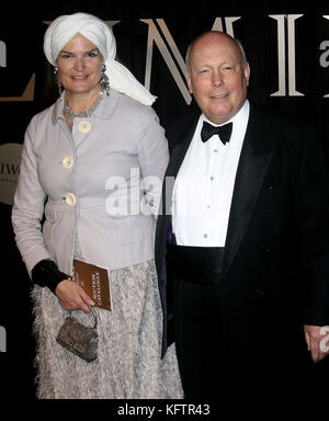 Oct 03, 2017 - Herr Julian Fellowes und Lady Fellowes Teilnahme an 'BFI leuchtende Fundraising Gala an der Guildhall in London, England, Großbritannien Stockfoto