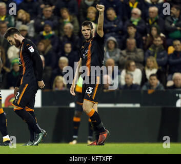 Leo Bonatini von Wolverhampton Wanderers feiert sein zweites Tor beim Sky Bet Championship-Spiel in der Carrow Road, Norwich. Stockfoto