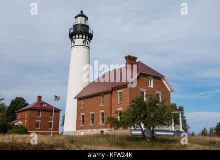 Au Sable Point Lighthouse, dargestellt Rocks National Lakeshore, Michigan, USA von Bruce Montagne/Dembinsky Foto Assoc Stockfoto