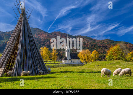 Kirche von St. Leonhard in fischhausen am See Schliersee, Oberbayern, Bayern, Deutschland, Europa Stockfoto