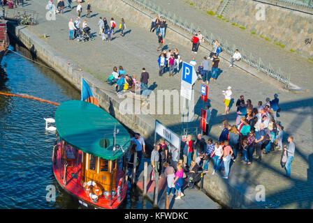 Fähre, am Pier, Naplavka Vyton, Damm, Prag, Tschechische Republik Stockfoto