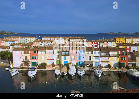 Luxuriöse Yachten in Port Grimaud (Französische Riviera) Stockfoto