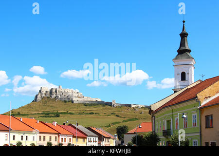 Spisske podhradie Stadt und spis Burg (spissky hrad), die Slowakei Stockfoto