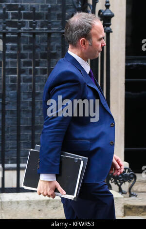 Downing Street. London, UK. 1 Nov, 2017. gavin Barwell, Stabschef fährt von Nr. 10 Downing Street die Ministerpräsidenten Fragen (pmqs) am Unterhaus teilnehmen. Credit: dinendra Haria/alamy leben Nachrichten Stockfoto