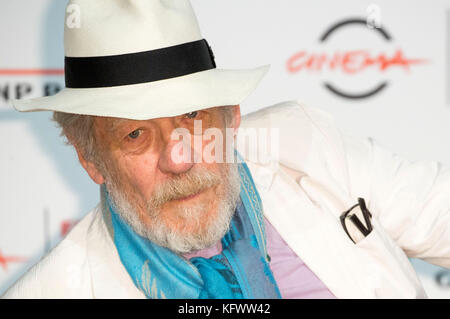 Rom, Italien. 01 Nov, 2017. Ian mckellen besucht bin ckellen: Spielen des Teil 'Fotoshooting im 12 Rom film fest im Auditorium Parco della Musica am 1. November 2017 in Rom, Italien. Credit: geisler - fotopress/alamy leben Nachrichten Stockfoto