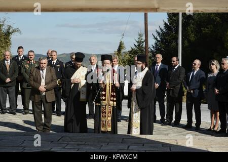 Arnea, Chalkidiki, Griechenland. November 2017. Feier des Jubiläums der Unabhängigkeit Arneas Stadt von Turkien um 1912.Litany für das Denkmal zweier orthodoxer Heiligen, die Kosmas und Damianos nannten, und am selben Tag feiern Sie den Jahrestag der Unabhängigkeit der Stadt von Turkien um 1912 Credit: Giorgos Zachos/SOPA/ZUMA Wire/Alamy Live News Stockfoto