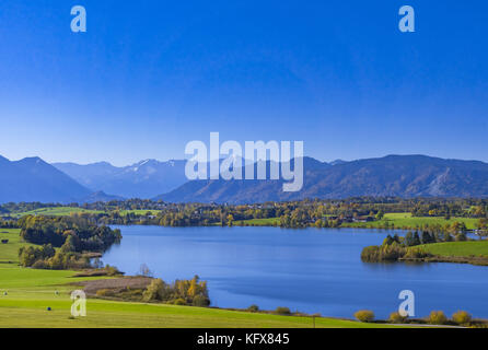 Blick vom Aidlinger Höhe in Bayern, Deutschland Stockfoto